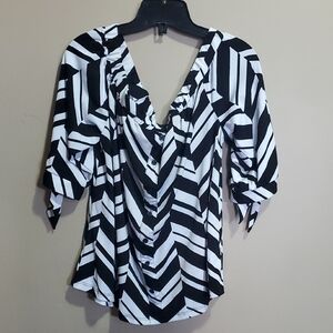 Ricki's Monochrome Chevron Blouse Size Large